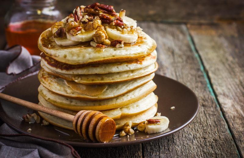 Fluffy Banana Pancakes with Pecans